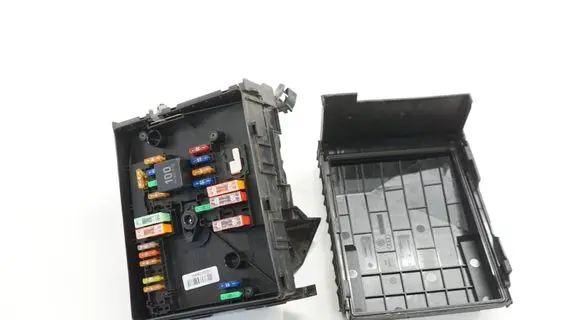 Volkswagen Scirocco Fuse box set 1K0937629AACR 1K0937132F