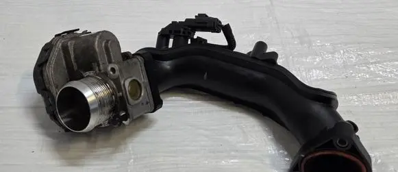 Ford Focus Throttle body valve 9807238580