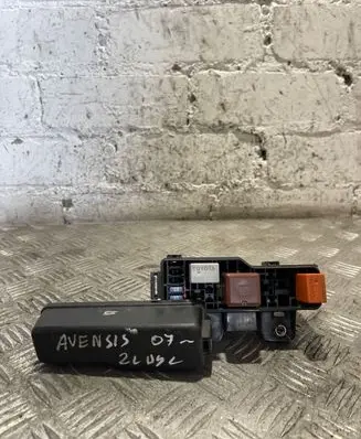 Toyota Avensis T250 Fuse box set
