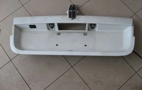 Lincoln Navigator Tailgate trim