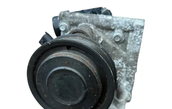 Opel Astra K Water pump 55496778