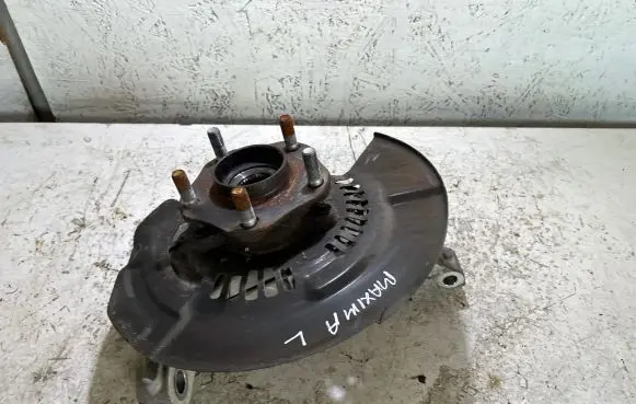 Nissan Maxima A35 Front wheel hub