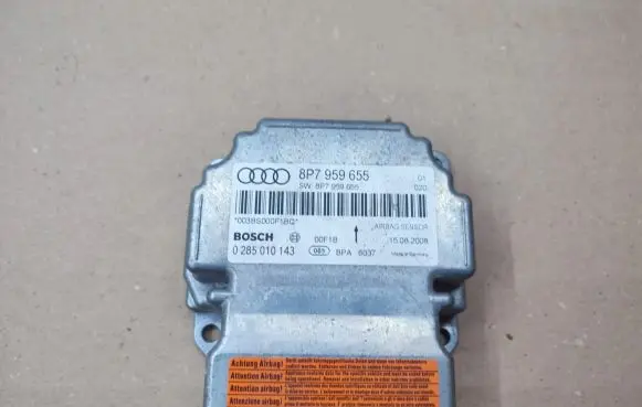 Audi A3 S3 8P Airbag control unit/module 8P7959655