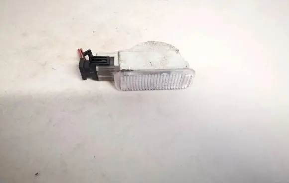 Volkswagen PASSAT B5 Other interior light 3b0947415b