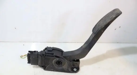 Ford Transit Courier Accelerator throttle pedal