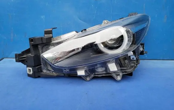 Mazda 3 III Headlight/headlamp BSP551040 FULLLED
