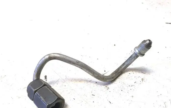 BMW 1 E81 E87 Fuel injector supply line/pipe 