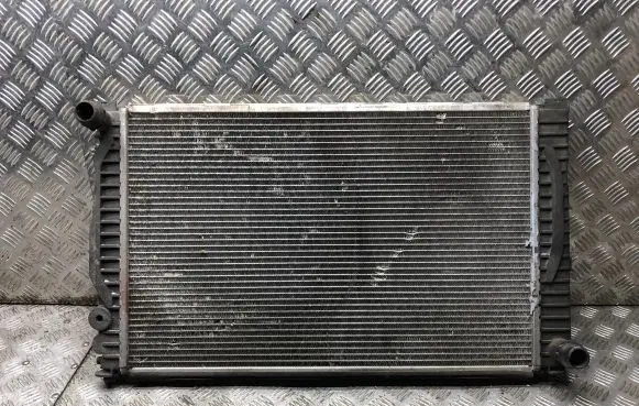 Audi A4 S4 B6 8E 8H Coolant radiator