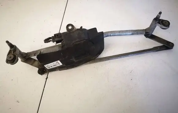 Volkswagen PASSAT B6 Front wiper linkage and motor 3C1955023B