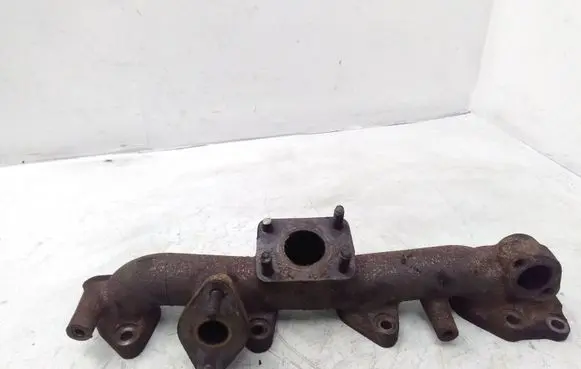 KIA Carens I Exhaust manifold