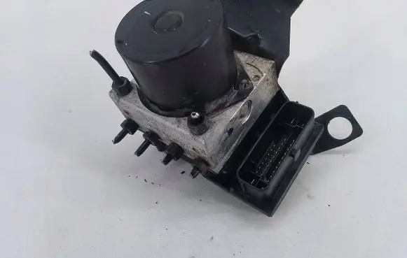 Volkswagen Polo IV 9N3 ABS Pump