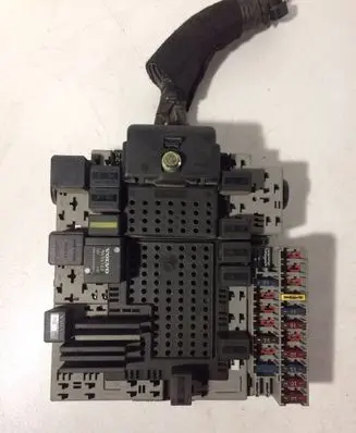 Volvo XC70 Fuse module 8645729 8688153