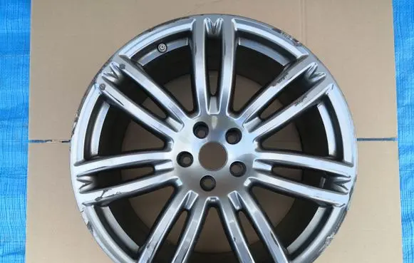 Maserati Ghibli R20 alloy rim 670016860