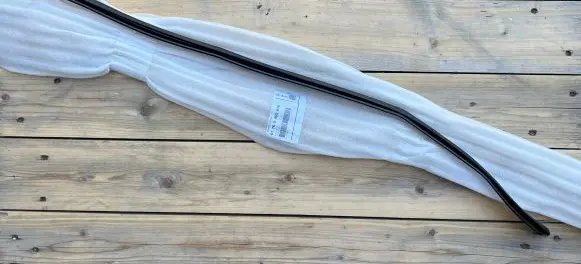 BMW X7 G07 Rubber seal front door (on door) 51769465616 9465616