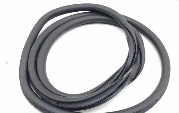Peugeot 5008 II Rear door rubber seal (on body)