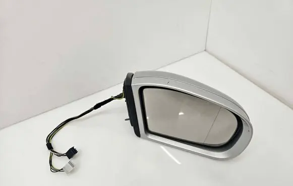 Mercedes-Benz C W203 Front door electric wing mirror 413133420