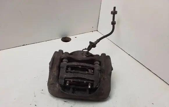 Volkswagen Polo IV 9N3 Front brake caliper