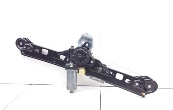 Mercedes-Benz C W203 Rear door window regulator with motor A2037300946