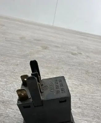 Volkswagen Golf II Windscreen/window heater switch 1919596218