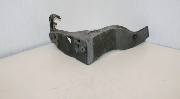 Audi A4 S4 B6 8E 8H Front bumper mounting bracket 8E0821138B