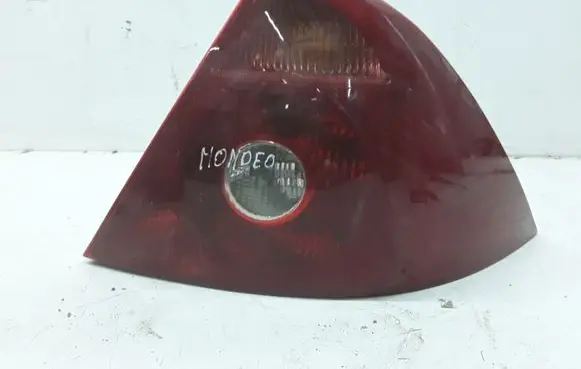 Ford Mondeo Mk III Rear/tail lights 1S7113404A