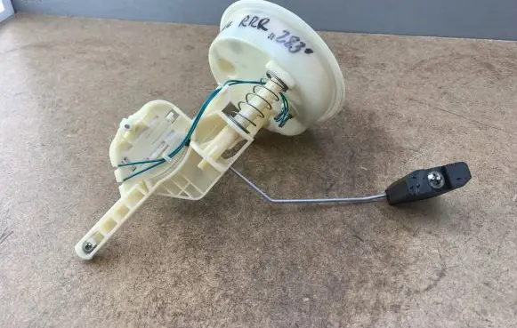 BMW 3 E46 Fuel level sensor 1183779
