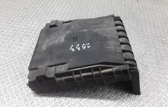 Volkswagen Touran I Fuse box cover 1K0937132F