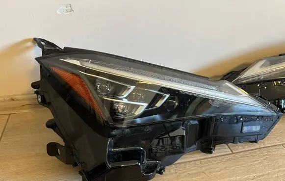 Lexus UX Headlight/headlamp
