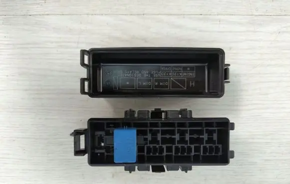 Suzuki Ignis Relay mounting block 9021YA1Suzuki