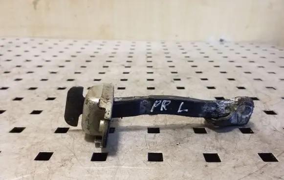 Toyota RAV 4 (XA30) Front door check strap stopper