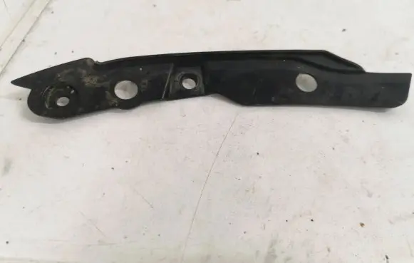 Audi Q7 4M Front bumper mounting bracket 4M0807084