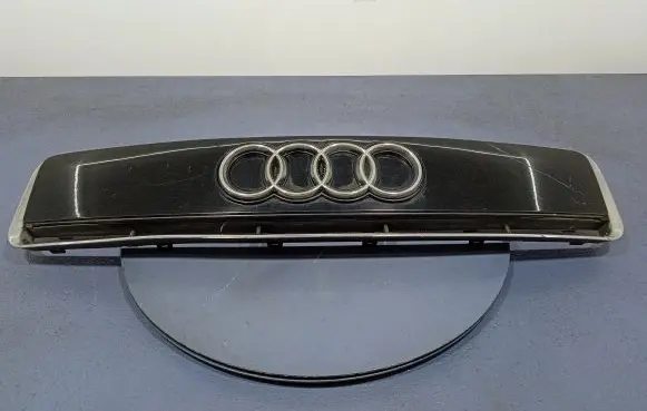 Audi A2 Front grill 8Z0853321