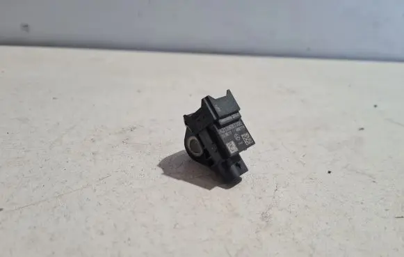 Mercedes-Benz E W213 Airbag deployment crash/impact sensor A2139051300