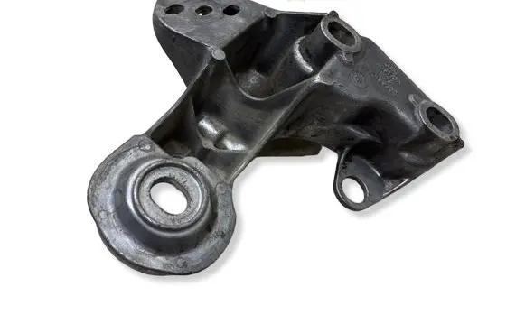 Audi A6 S6 C5 4B Engine mounting bracket 4B0199352