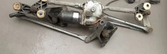 Chrysler Grand Voyager IV Front wiper linkage and motor 24002763 D1073033354