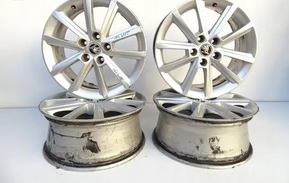 Skoda Octavia Mk2 (1Z) Original wheel cap 
