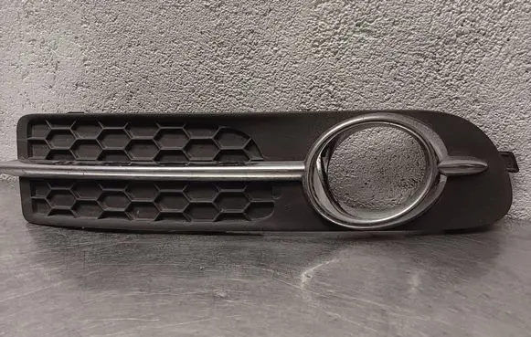 Volvo S80 Front fog light trim/grill 30655930 BP3ED