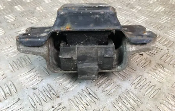 Skoda Octavia Mk2 (1Z) Engine mount bracket 1K0199555