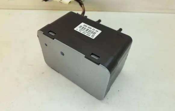 Mercedes-Benz CLS C219 Central locking vacuum pump A3510020010 0008002548 2081010044