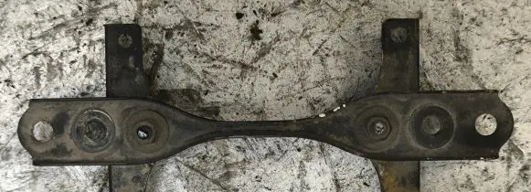 Toyota RAV 4 (XA20) Battery bracket 
