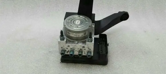BMW X1 F48 F49 ABS Pump 6897149