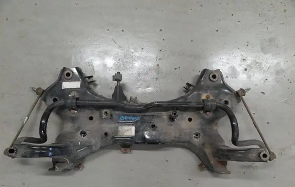 Hyundai i30 Front subframe 62401-G4AA0