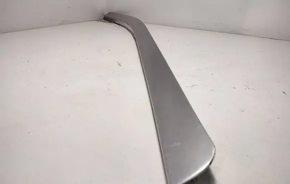 Dashboard glove box trim