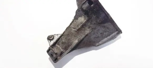 Volkswagen PASSAT B5 Engine mounting bracket