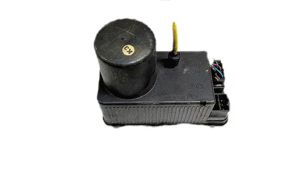 Mercedes-Benz C W202 Central locking vacuum pump 2028001648