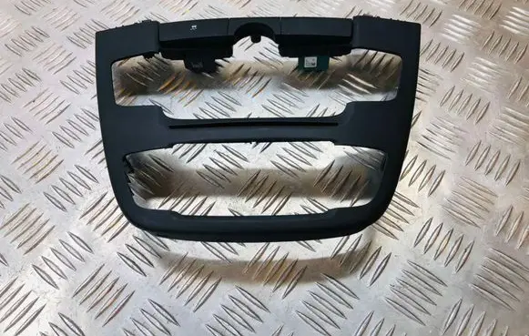 Opel Insignia A Radio/GPS head unit trim 13273253