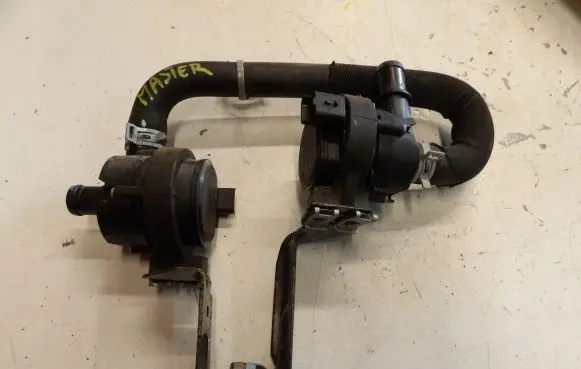 Renault Master III Water pump 0392023219