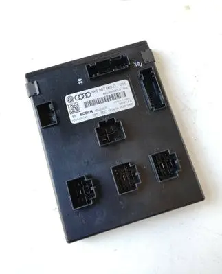 Audi A4 S4 B8 8K Comfort/convenience module 8K0907063D 05022001 F005V00749