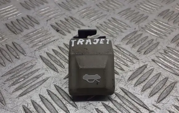 Hyundai Trajet Tailgate/boot open switch button 