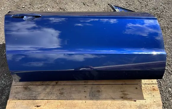 Ford Mustang V Door (2 Door Coupe) 02125401